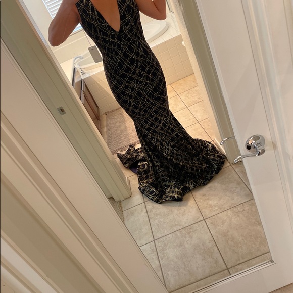 Designer Gown Ryan Patros - Walter Mendez Collection - Picture 2 of 7